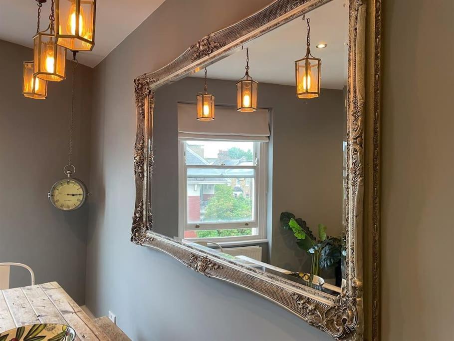 Upscale 3br Duplex Experience The Charm Of Westbourne Grove Apartamento